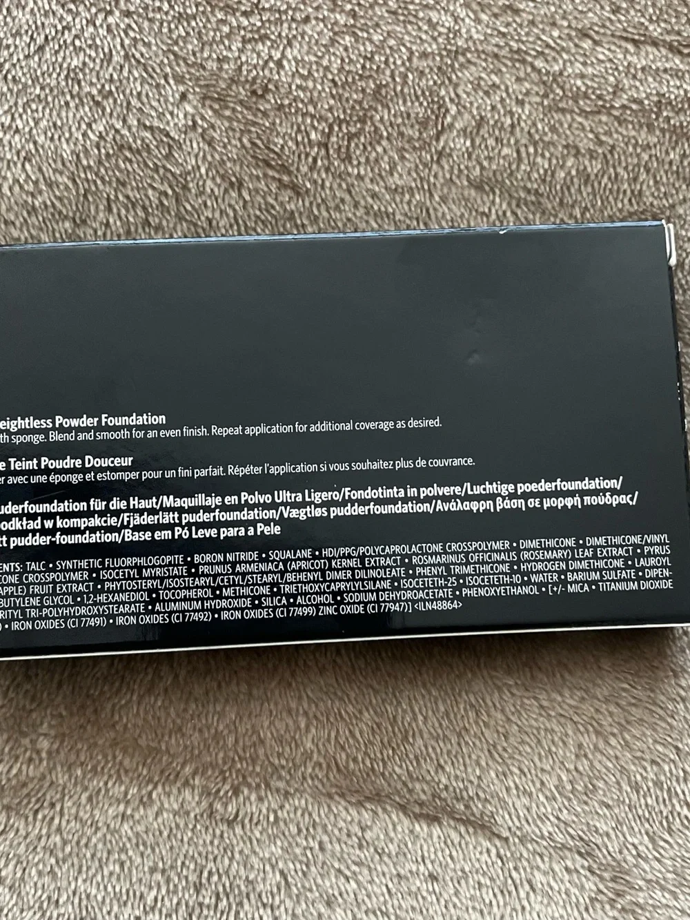 Bobbi Brown Cream-to-Powder Foundation Compact in Light Beige with Sponge